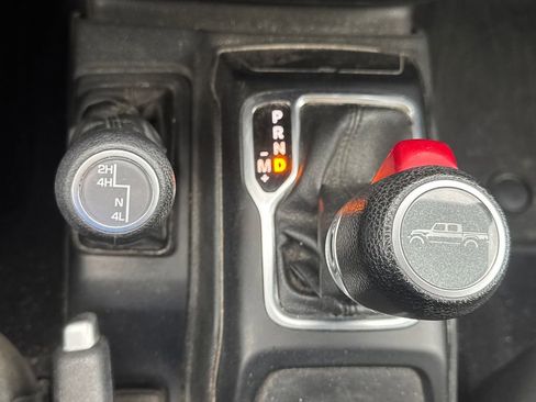 Used 2021 Jeep Gladiator Sport AWD/4WD image 12