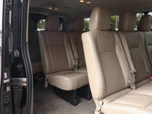 Used 2020 Nissan NV 3500 SL image 13