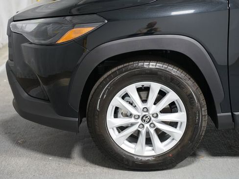 Certified 2026 Toyota Corolla Cross LE w/ Moonroof Package FWD image 5