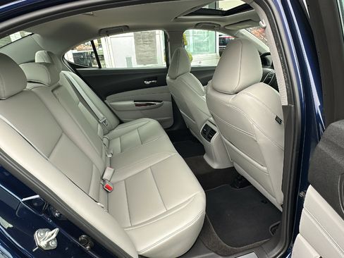Used 2017 Acura TLX FWD image 24