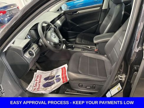 Used 2021 Volkswagen Passat 2.0T SE image 10
