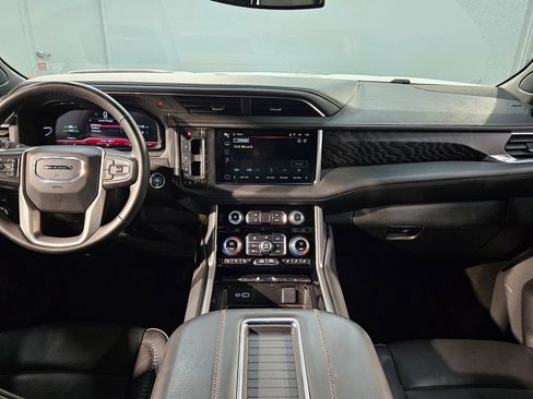 Used 2023 GMC Yukon Denali image 10
