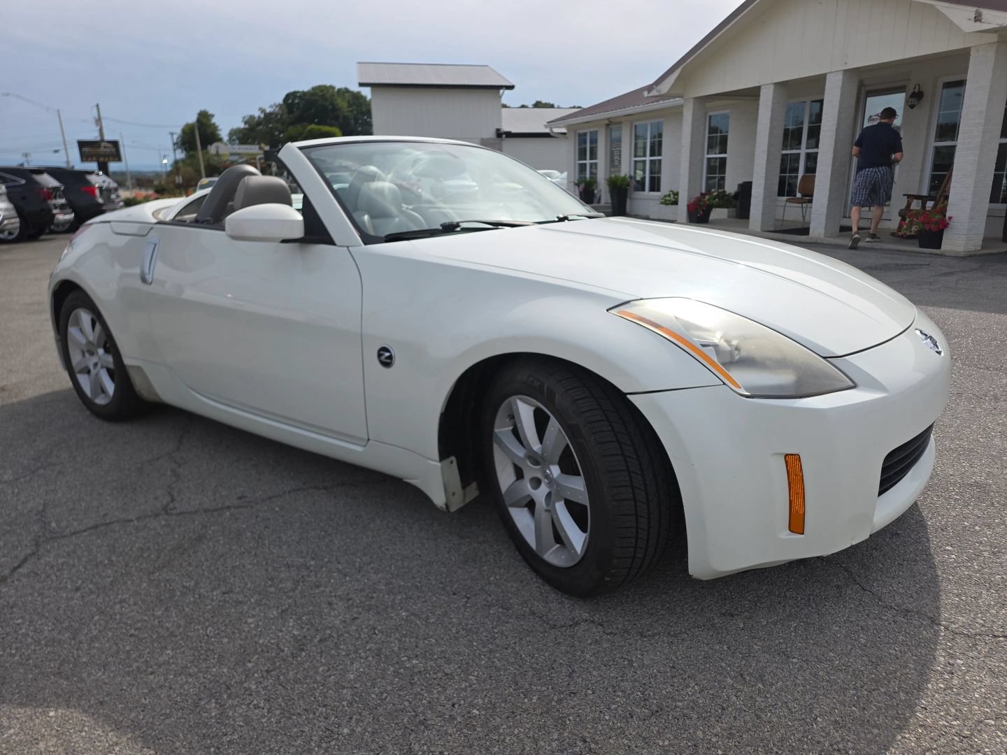 Used 2005 Nissan 350Z Touring RWD image 6