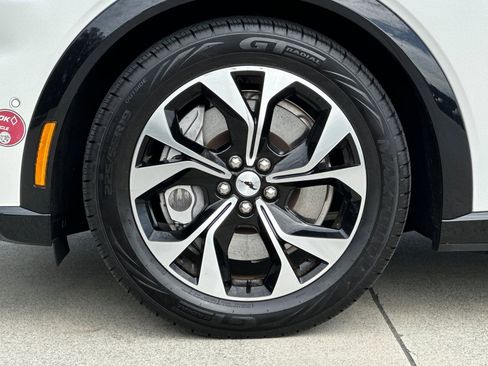 Used 2021 Ford Mustang Mach-E Premium image 11