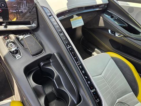 Used 2022 Chevrolet Corvette Stingray Premium Conv RWD image 24