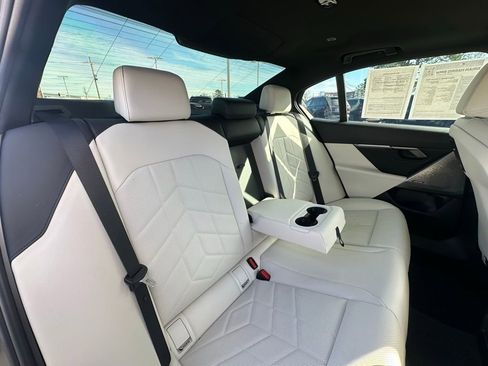 Certified 2024 BMW 530i w/ Convenience Package image 26