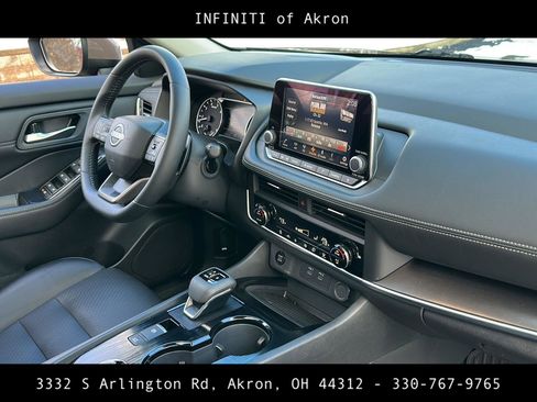 Used 2025 Nissan Rogue SV w/ SV Premium Package image 25