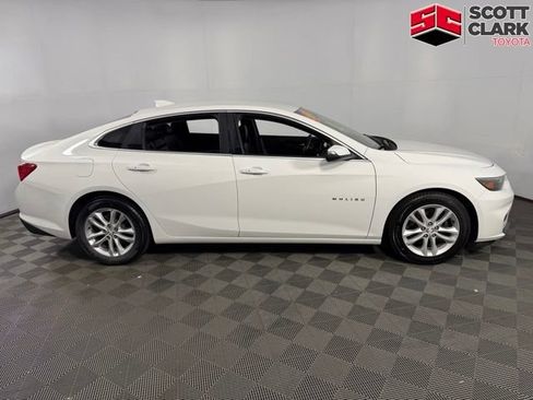 Used 2016 Chevrolet Malibu LT w/ Leather Package FWD image 11