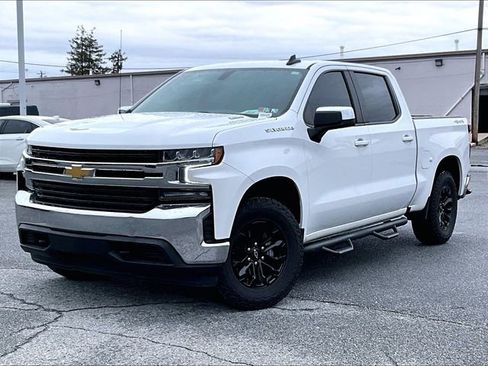 Used 2021 Chevrolet Silverado 1500 LT image 2
