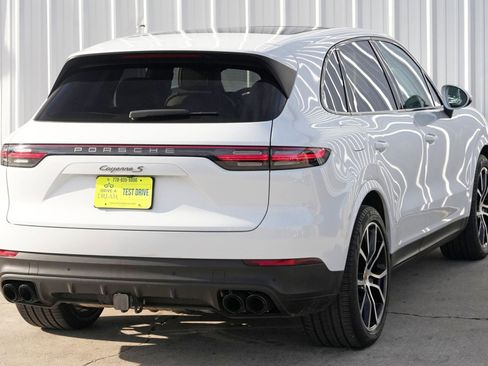 Used 2022 Porsche Cayenne S Platinum w/ Premium Package Plus image 53