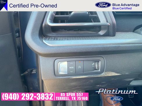 Used 2025 Chevrolet Traverse LT w/ Driver Confidence Package FWD image 19