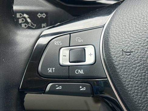 Used 2016 Volkswagen Jetta SEL FWD image 29
