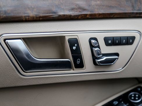 Used 2015 Mercedes-Benz E 350 4MATIC Sedan image 18