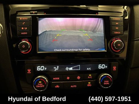 Used 2018 Nissan Rogue SV AWD/4WD image 20