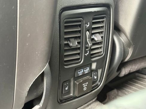 Used 2021 Dodge Durango R/T w/ Technology Group AWD/4WD image 24