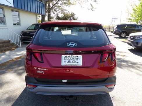 Used 2025 Hyundai Tucson SE FWD image 7