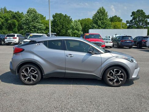 Used 2019 Toyota C-HR Limited FWD image 8