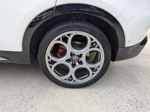 Used 2024 Alfa Romeo Tonale Ti image 13