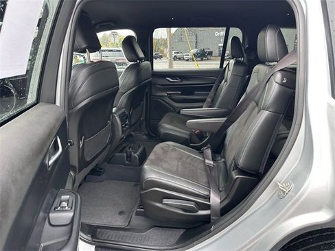 Used 2023 Jeep Grand Cherokee L Laredo image 10