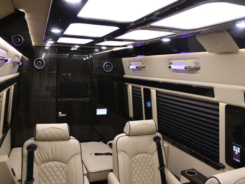 Used 2023 Mercedes-Benz Sprinter 3500 image 20