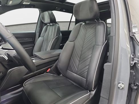 Used 2026 Cadillac Vistiq Platinum w/ LPO, Floor Liner Package AWD/4WD image 14