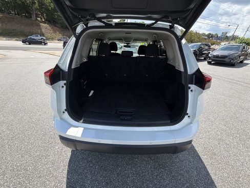 Used 2024 Nissan Rogue SV AWD/4WD image 26