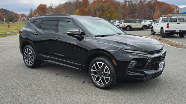 Used 2024 Chevrolet Blazer RS AWD/4WD image 2