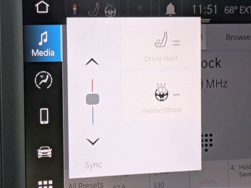 Used 2023 Chrysler Voyager LX image 27