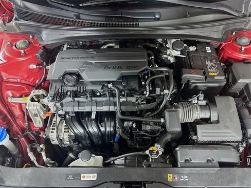 Used 2024 Hyundai Elantra SEL image 30