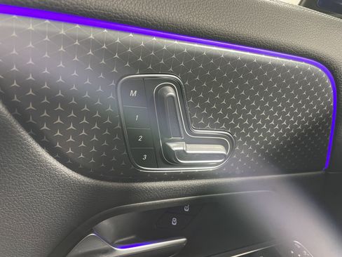 Used 2025 Mercedes-Benz GLA 250 image 21