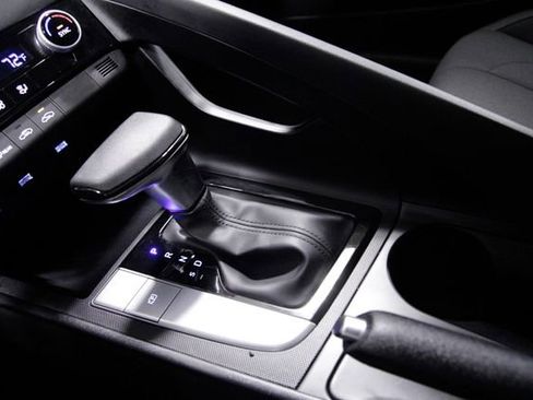 Used 2023 Hyundai Elantra SEL image 28