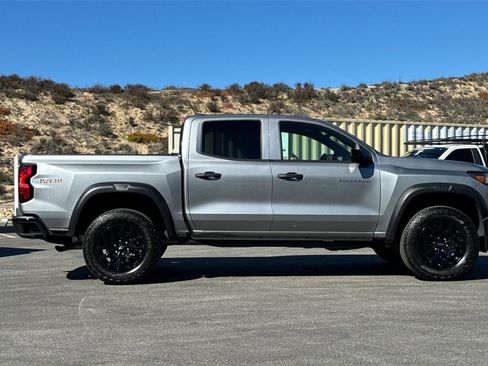 Used 2024 Chevrolet Colorado Trail Boss w/ Technology Package image 2