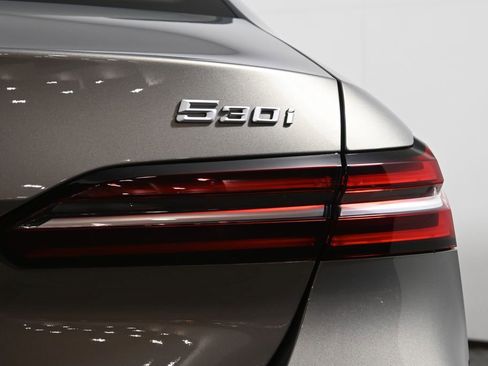 Used 2026 BMW 530i xDrive w/ Premium Package image 13