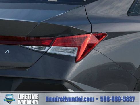 New 2026 Hyundai Elantra SE FWD image 10