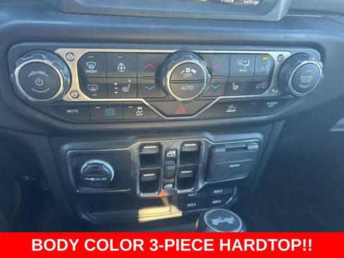 Used 2023 Jeep Wrangler Sahara w/ Cold Weather Group image 43