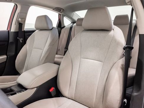 Used 2025 Honda Accord SE image 9