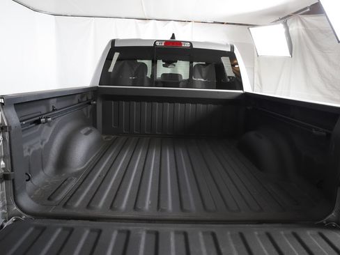 Used 2022 RAM 1500 Big Horn AWD/4WD image 5