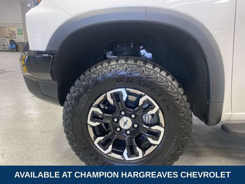 Used 2025 Chevrolet Silverado 1500 ZR2 w/ Technology Package AWD/4WD image 41