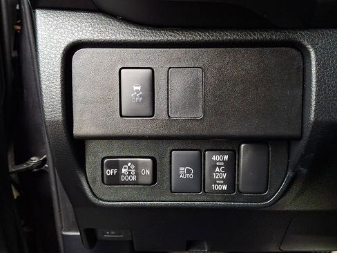 Used 2021 Toyota Tacoma TRD Off-Road w/ Technology Package AWD/4WD image 24