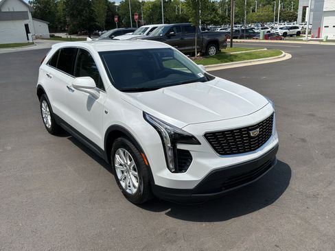 Used 2019 Cadillac XT4 Luxury FWD image 2
