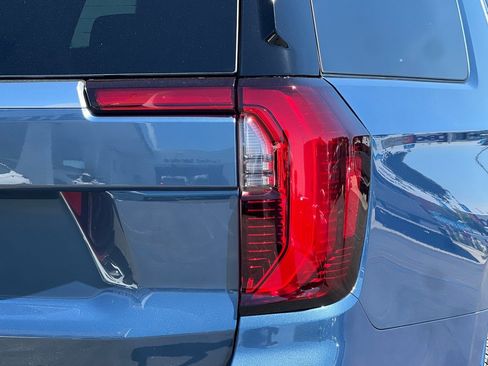 New 2026 GMC Yukon XL Denali image 7