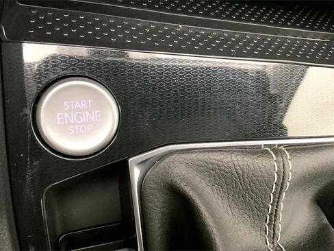 Used 2025 Volkswagen Taos SE image 32