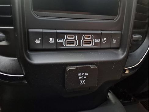 Used 2025 RAM 1500 Limited AWD/4WD image 11