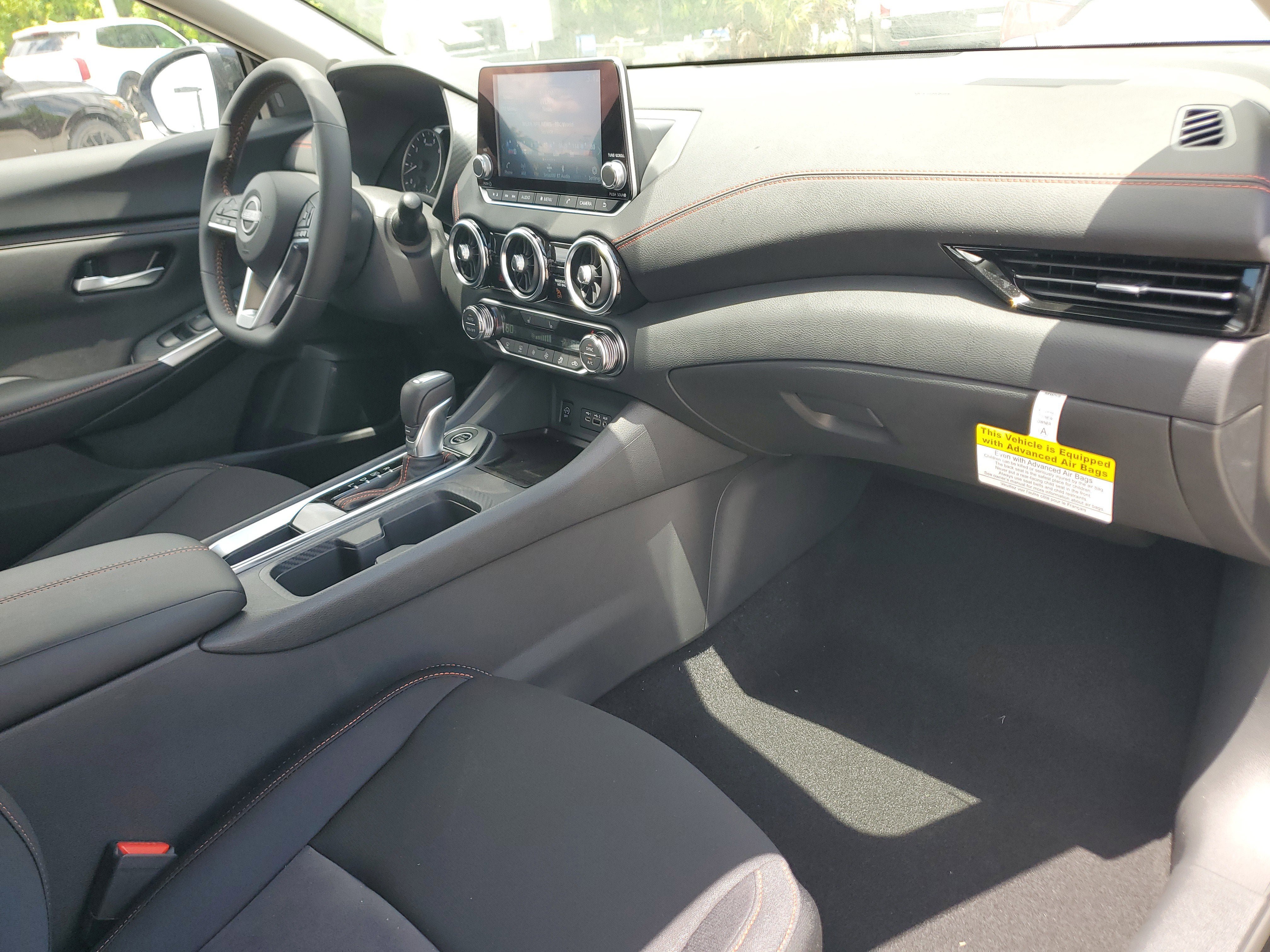 New 2025 Nissan Sentra SR w/ Midnight Edition FWD image 11