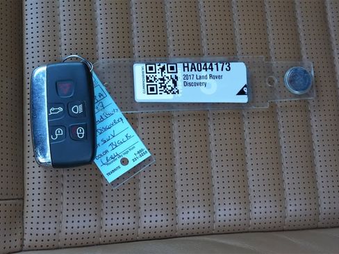 Used 2017 Land Rover Discovery HSE Luxury image 25