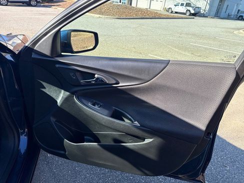 Used 2019 Chevrolet Malibu LT w/ Driver Confidence Package image 36