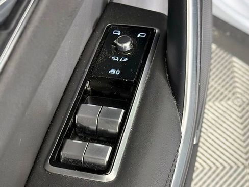 Used 2023 Jaguar F-PACE S AWD/4WD image 28