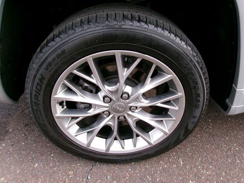 Certified 2023 Jeep Grand Cherokee L Summit w/ Luxury Tech Group V image 21