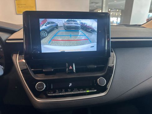 Used 2025 Toyota Corolla LE image 17