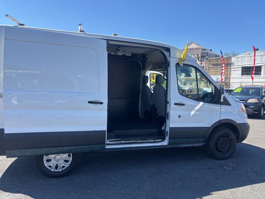 Used 2016 Ford Transit 250 130 Medium Roof w/ Exterior Upgrade Package RWD image 7